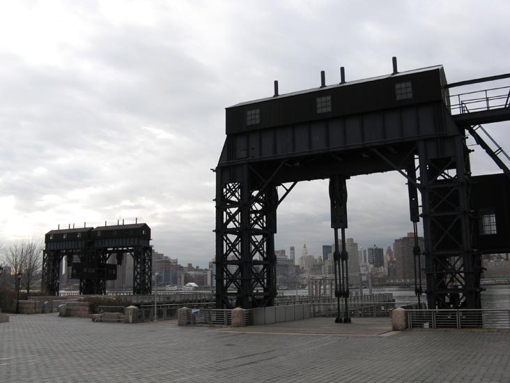Gantry Plaza State Park, Hunters Point, Long Island City, Queens, December 9, 2008