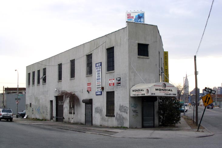 Mondial, Borden Avenue, Hunters Point, Long Island City, Queens, March 14, 2004