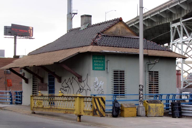 Borden Avenue Bridgehouse, Hunters Point, Long Island City, Queens, March 14, 2004