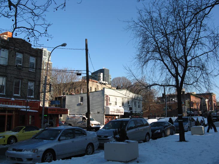 Vernon Mall, Hunters Point, Long Island City, Queens, March 3, 2009
