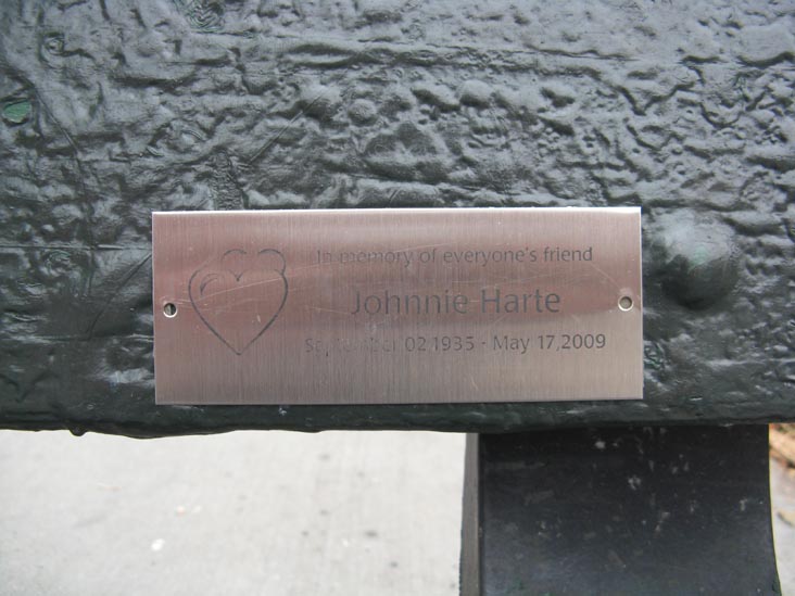 Vernon Mall, Hunters Point, Long Island City, Queens, October 23, 2009