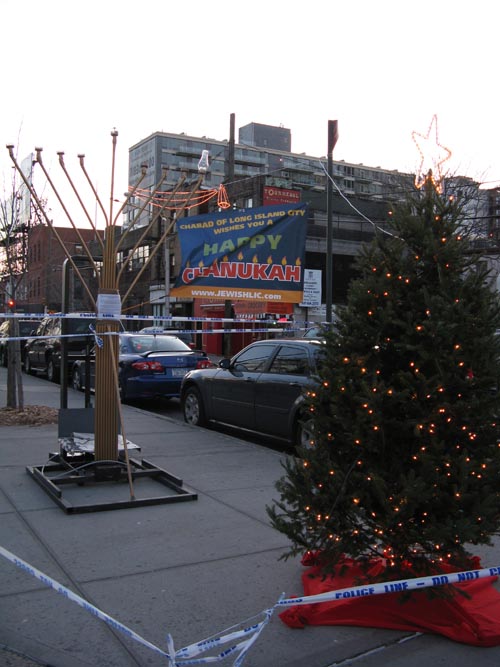 Vernon Mall, Hunters Point, Long Island City, Queens, December 12, 2009