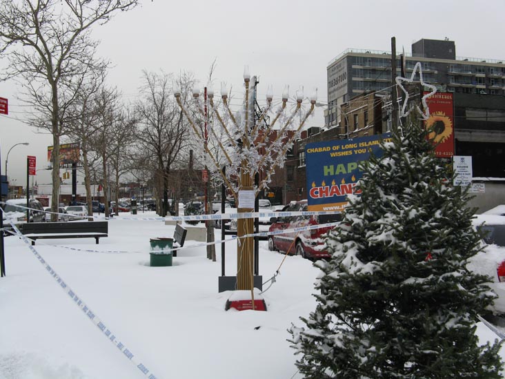 Vernon Mall, Hunters Point, Long Island City, Queens, December 20, 2009