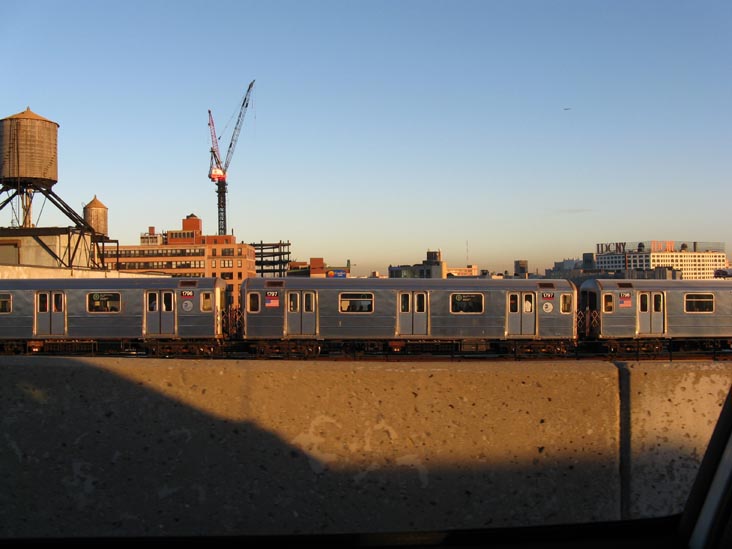 7 Train Entering Queensboro Plaza From Queensboro Bridge, October 22, 2009
