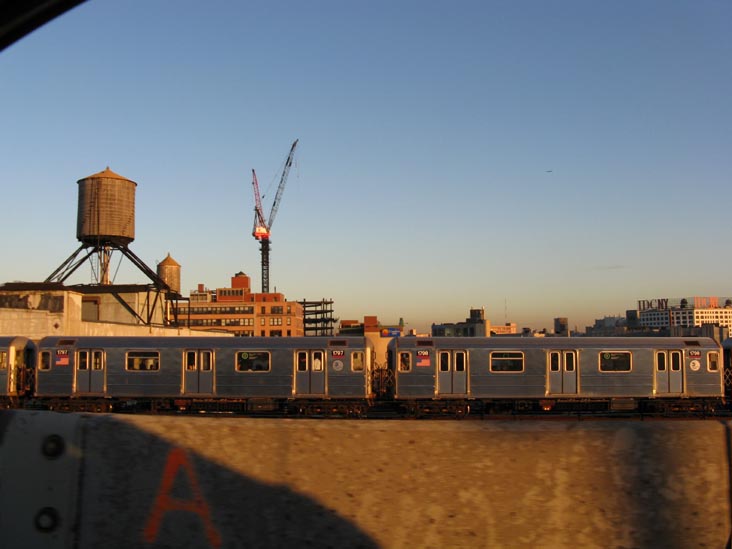 7 Train Entering Queensboro Plaza From Queensboro Bridge, October 22, 2009