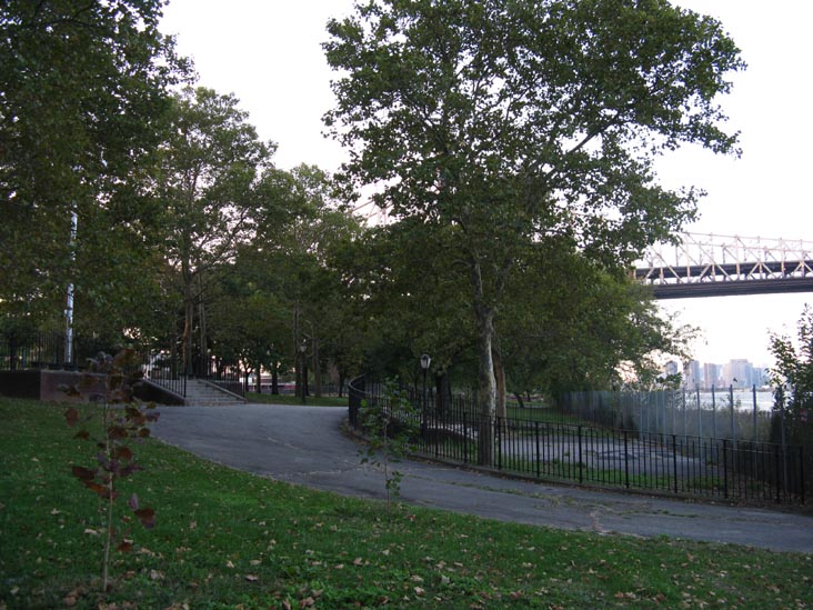 Queensbridge Park, Long Island City, Queens, October 20, 2009