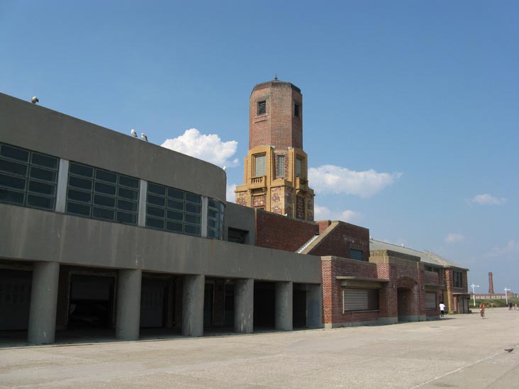 Bathhouse, Jacob Riis Park, The Rockaways, Queens, August 19, 2009