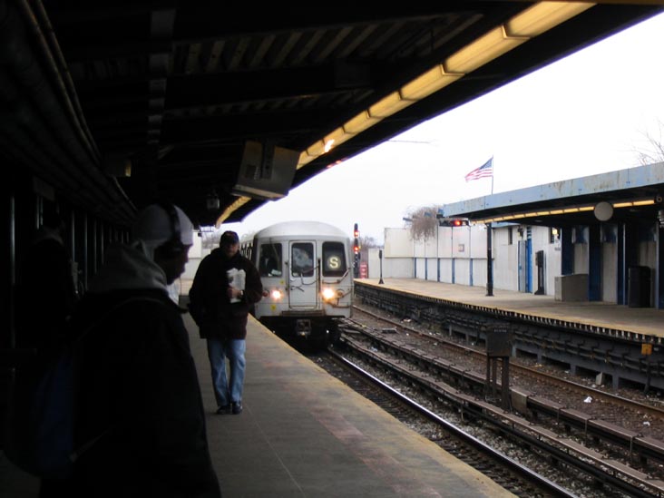 Rockaway Park Shuttle Train, Broad Channel Station, Broad Channel, Queens