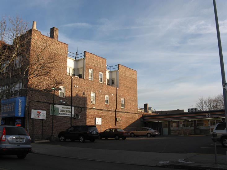 7-Eleven, 149-52 14th Avenue, Whitestone, Queens