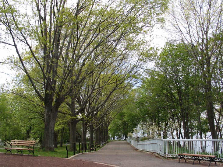 Arthur von Briesen Park, Staten Island