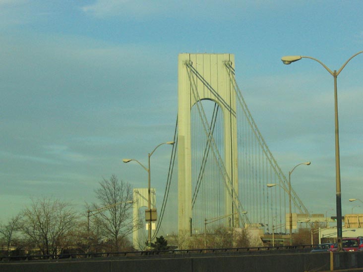 Verrazano-Narrows Bridge, Approach from the Staten Island Expressway