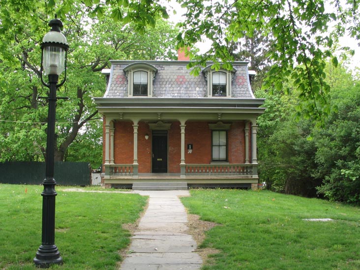 Cottage, Snug Harbor Cultural Center, Staten Island, May 2, 2006